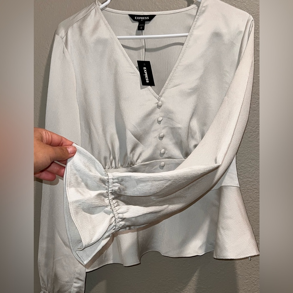 NWT Express Silky Champagne Peplum Top size Medium. - Picture 3 of 9